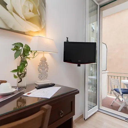 Le Rose Bed & Breakfast *